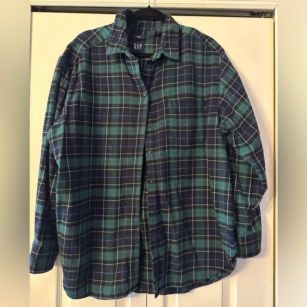 Gap flannel L never worn